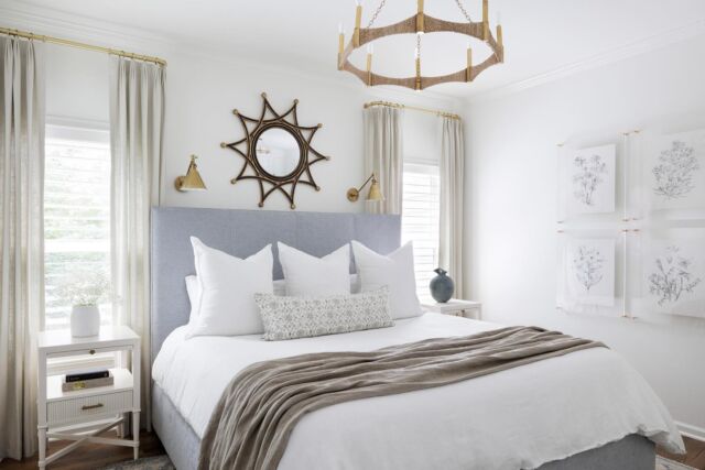 Absolutely in love with this tranquil guest suite from our #rivercornersproject! 🌿✨ The natural light flooding in makes it a perfect retreat. Who wouldn’t want to stay here? 

#cristiholcombeinteriors #GuestSuiteGoals #SereneSpaces #NaturalLight

📸: @catmaxphoto