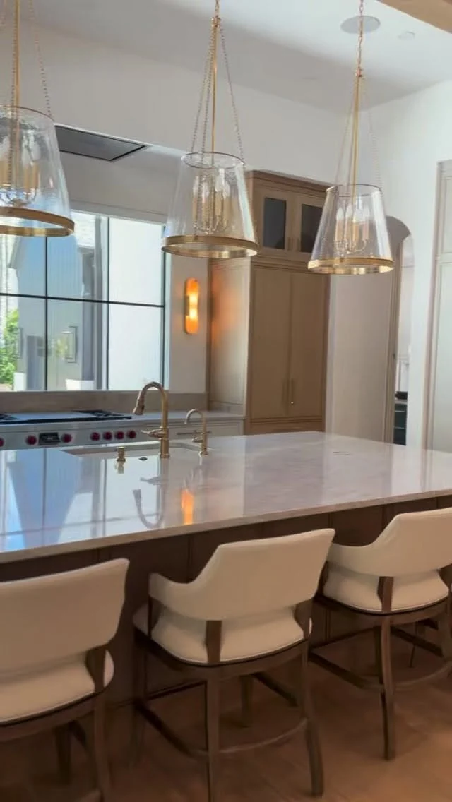 A closer look at a few of our favorite moments from Install #1 at our Milton project. From the layered kitchen details to the outdoor spaces made for slow evenings at home… this one is quickly becoming a favorite. 🤍

#cristiholcombeinteriors