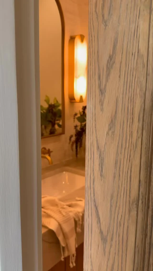 Romantic, warm, and understated.

We love designing spaces that feel collected rather than trendy. Soft textures, natural materials, and beautiful lighting come together to create a powder bath that feels both elevated and effortless.

One of those spaces that feels even better in person.